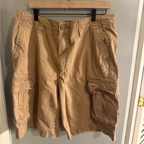 Daniel Cremieux Tan Cargo Shorts with Sturdy Cotton Blend - Picture 1 of 10